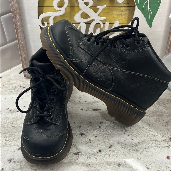 DR. MARTENS Vintage Y2K Black Leather 12281 Floral Chunky Platform Ankle Boots- - Picture 3 of 10